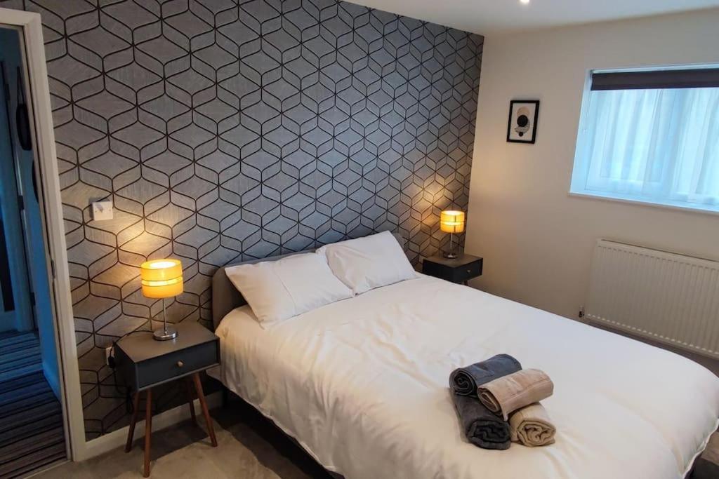Comfortable 1 Bed Flat With Air Con Borehamwood Bagian luar foto